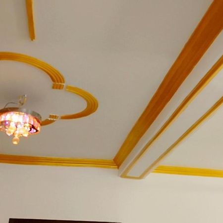 Ganga Paying Guest House Váránaszi Szoba fotó